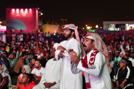 Bị loại chỉ sau hai trận, Qatar hứng chỉ trích từ người hâm mộ quê nhà