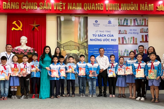 Shinhan Finance trao tặng “Tủ sách của những ước mơ” cho Thư viện TP. Hải Phòng và Thư viện tỉnh Quảng Ninh.