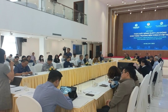 Gỡ “điểm nghẽn” năng suất lao động cho tăng trưởng bền vững