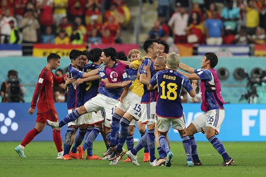 Nhật Bản hiên ngang vào vòng 1/8 World Cup 2022 sau khi đánh bại Tây Ban Nha 