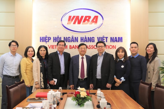 Hiệp hội Ngân hàng làm việc với Tạp chí The Asian Banker 