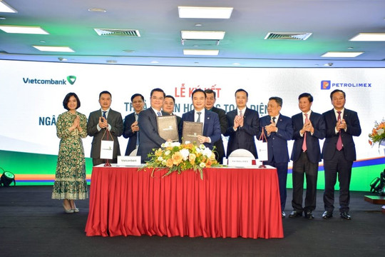 Vietcombank và Tập đoàn Xăng dầu Việt Nam ký kết thỏa thuận hợp tác toàn diện  