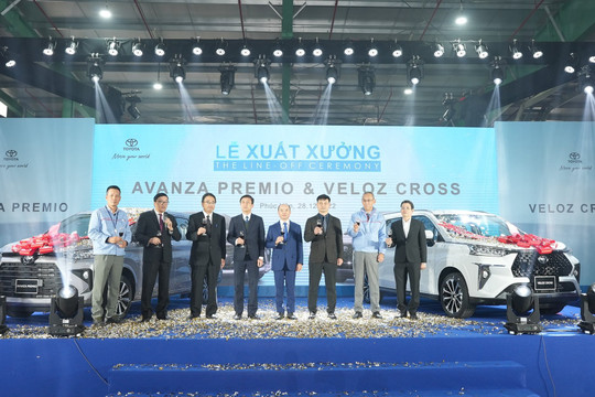 Toyota Việt Nam chính thức xuất xưởng mẫu xe Veloz Cross và Avanza Premio