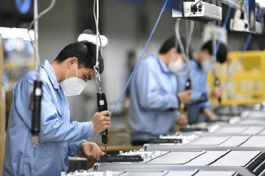 Thu nhập bình quân tháng của người lao động năm 2022 là 6,7 triệu đồng, tăng 927.000 đồng so với năm trước