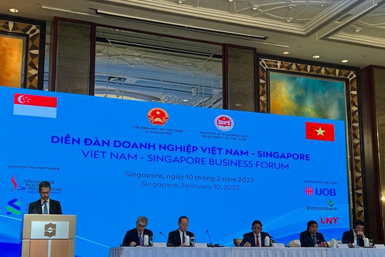 Standard Chartered khẳng định cam kết hỗ trợ tăng cường quan hệ đầu tư thương mại giữa Việt Nam và Singapore