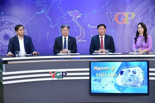 Cùng tháo gỡ khó khăn, vướng mắc cho ngành y tế để củng cố niềm tin, nâng cao tinh thần trách nhiệm của các thầy thuốc với nhân dân