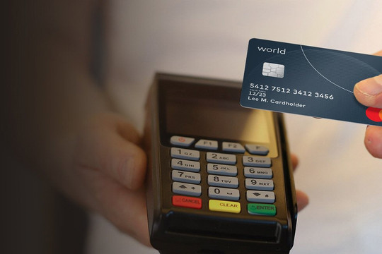 Mastercard cam kết triển khai toàn bộ thẻ tái chế vào năm 2028