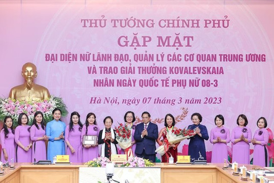 Những đóng góp bền bỉ, to lớn của các thế hệ nối tiếp thế hệ phụ nữ ngày càng tô thắm  truyền thống tốt đẹp của phụ nữ Việt Nam*