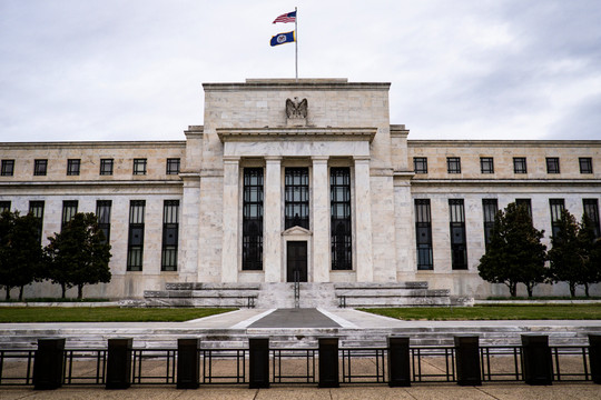 Vì sao các ngân hàng trung ương đang có những bước đi thận trọng?
