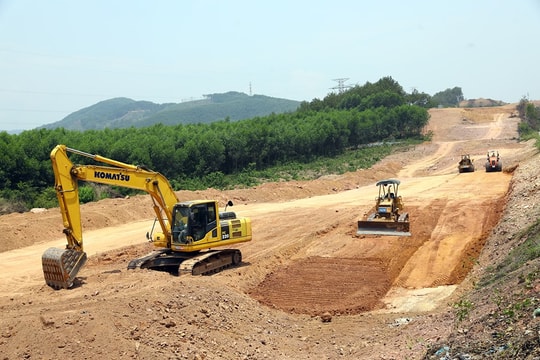 Thí điểm về tháo gỡ khó khăn cấp phép khai thác các mỏ đất đắp phục vụ dự án cao tốc Bắc - Nam