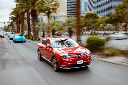 VinFast hợp tác với I-CAR® đào tạo và sửa chữa đồng sơn