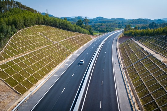 Tháo gỡ khó khăn, vướng mắc, đẩy mạnh giải ngân vốn đầu tư công năm 2023 tại các tỉnh Vùng Trung du và Miền núi Bắc bộ