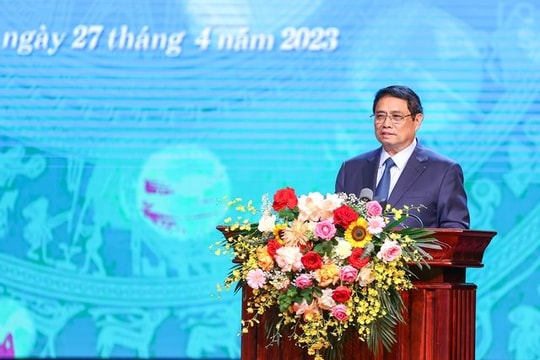 Lao động là vinh quang, là quyền lợi và nghĩa vụ thiêng liêng, là nguồn sống, nguồn hạnh phúc cho mọi người và cho cả thế hệ mai sau*