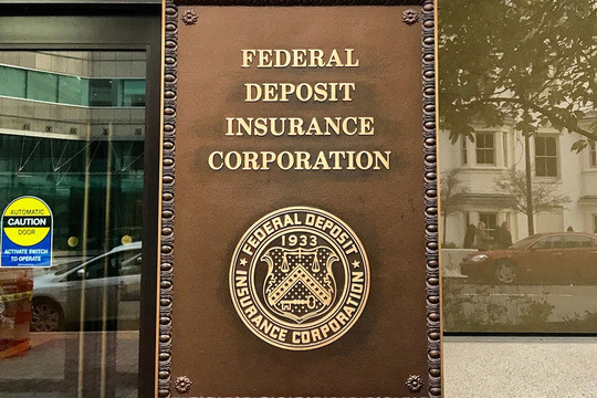 FDIC đề xuất tăng hạn mức tiền gửi được bảo hiểm cho doanh nghiệp