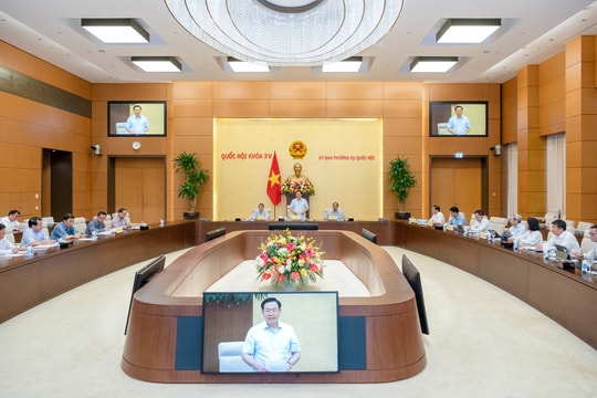 Chuyên gia: Sớm chủ động chuyển trạng thái từ điều hành “thắt chặt, thận trọng” sang “thích ứng, nới lỏng, hỗ trợ tăng trưởng”