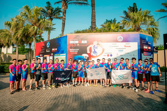 Dàn Ironman CMC đổ bộ bờ biển Đà Nẵng