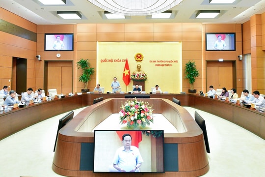 Ủy ban Thường vụ Quốc hội cho ý kiến dự án Luật Đất đai (sửa đổi)