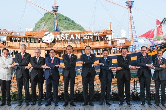 “Một ASEAN Tầm vóc: Tâm điểm của Tăng trưởng”