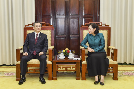 Thống đốc NHNN Nguyễn Thị Hồng tiếp Tổng Giám đốc Ngân hàng MUFG
