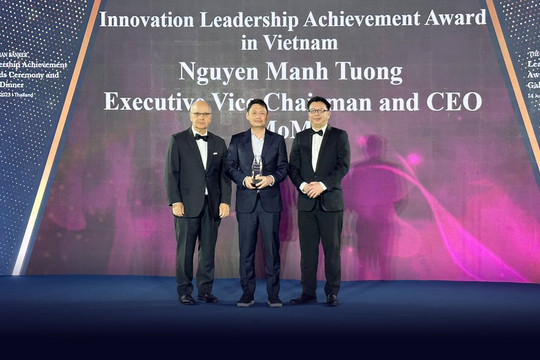 Phó Chủ tịch HĐQT - CEO MoMo Nguyễn Mạnh Tường được vinh danh vì những đóng góp lớn cho fintech Việt