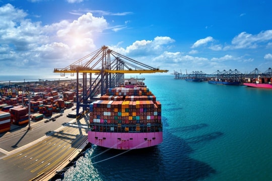 Xuất siêu của Việt Nam "nhích" nhẹ trong nửa đầu tháng 6