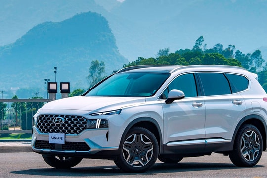 Hyundai Santa Fe Hybrid có gì để đấu với đối thủ Kia Sorento?