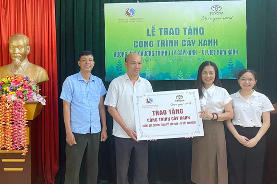Toyota Việt Nam tiếp tục triển khai Chương trình “Một tỷ cây xanh – Vì Việt Nam xanh” tại tỉnh Hà Tĩnh và An Giang