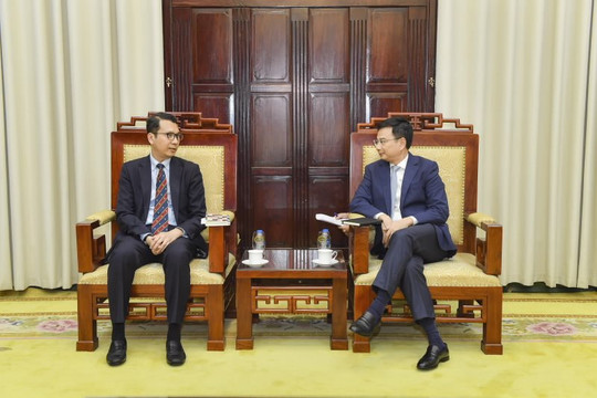 Phó Thống đốc Phạm Thanh Hà tiếp xã giao Giám đốc điều hành phụ khuyết Văn phòng Nhóm Đông Nam Á tại IMF