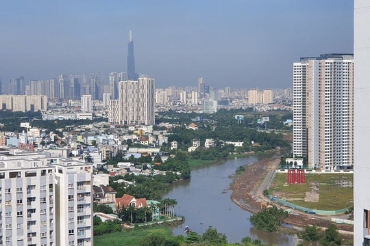TP. Hồ Chí Minh: Giá căn hộ giảm, nhà liền thổ tăng vọt