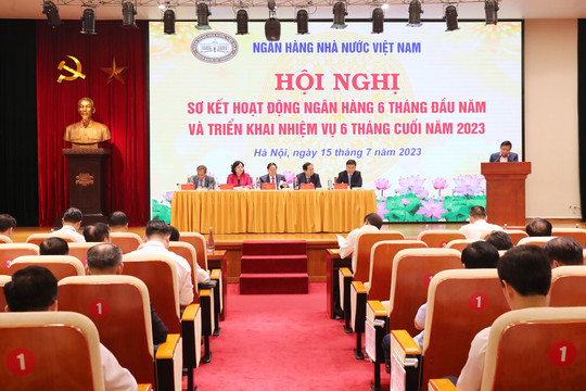 Phó Chủ tịch - Tổng Thư ký Nguyễn Quốc Hùng: Các TCTD có nhiều chính sách, chương trình hỗ trợ doanh nghiệp và người dân, nghiêm túc thực hiện cam kết giảm lãi suất