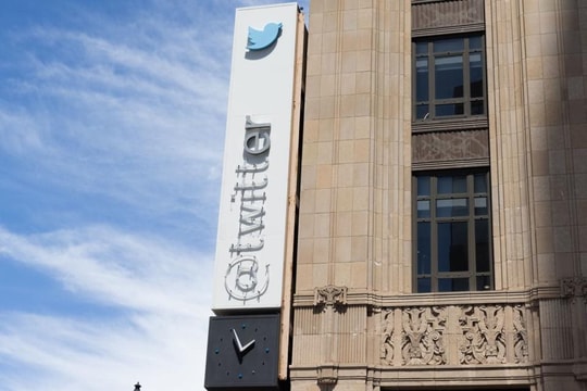 Đổi Twitter thành X, Elon Musk tự tay nhấn chìm hàng tỷ USD