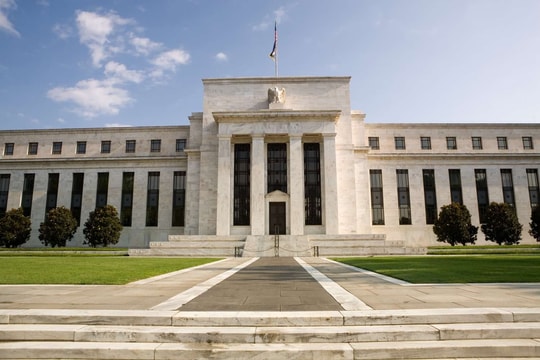 FED nâng lãi suất lên mức cao nhất 22 năm