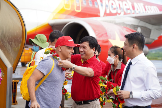 6 tháng đầu năm 2023, Vietjet tiên phong mở rộng bầu trời, hút khách quốc tế tới Việt Nam