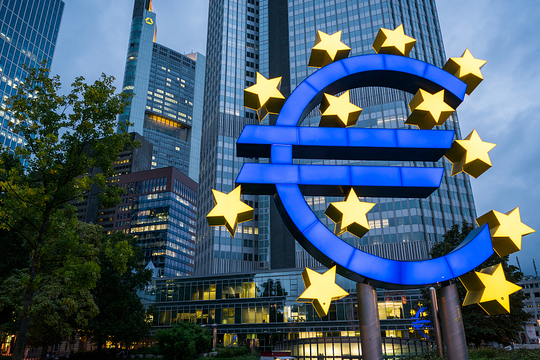 Kinh tế khu vực đồng Euro tăng trưởng trở lại trong quý II khi lạm phát giảm