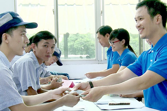 Nâng cao hiệu quả hoạt động tín dụng của các tổ chức tài chính vi mô chính thức tại Việt Nam