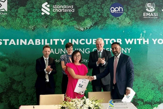 Standard Chartered Việt Nam ra mắt "Chương trình ươm mầm phát triển bền vững”
