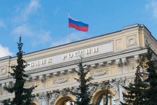 Nga mạnh tay tăng lãi suất thêm 3,5 điểm phần trăm nhằm chặn đà giảm giá của đồng Rúp