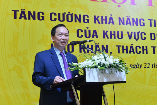 Phó Thống đốc Thường trực Đào Minh Tú: Các ngân hàng đang đứng giữa "hai dòng nước"
