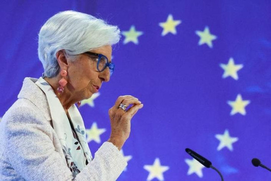 Chủ tịch ECB Lagarde: Lãi suất sẽ ở mức cao chừng nào còn cần để đánh bại lạm phát