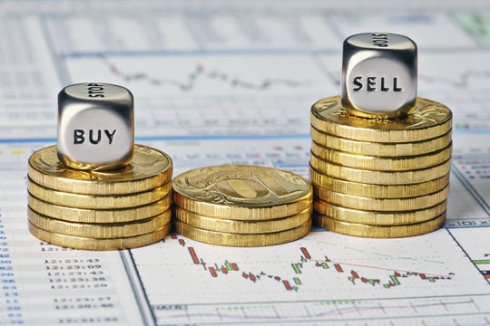 CEO VNG thu gần 1.000 tỷ đồng từ bán cổ phiếu VNZ, Chủ tịch Rạng Đông Holding giảm sở hữu về 45% vốn