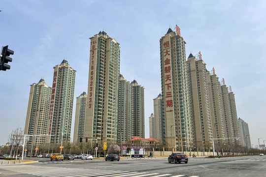 Tin xấu liên tiếp bủa vây thị trường bất động sản Trung Quốc