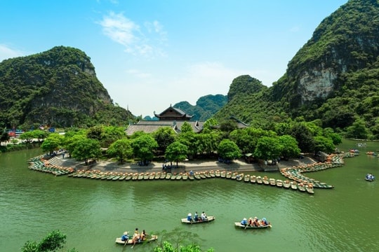 Hợp nhất thành phố Ninh Bình với huyện Hoa Lư, phấn đấu thành đô thị trực thuộc Trung ương