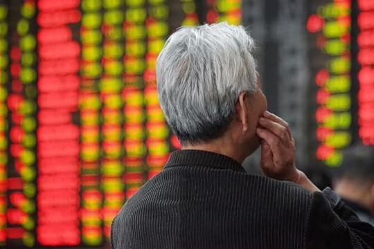 Bất chấp số liệu kinh tế khởi sắc, nhà đầu tư ngoại vẫn tiếp tục rút vốn khỏi chứng khoán Trung Quốc