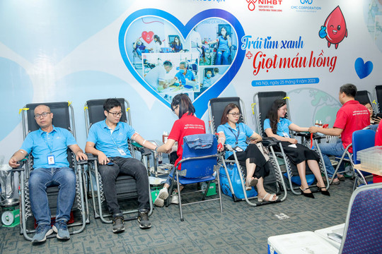 Gần 500 nhân viên CMC tham gia hiến máu tình nguyện