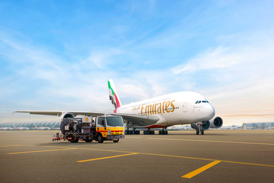 Emirates "bắt tay" Shell Aviation về nhiên liệu hàng không bền vững