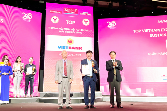 VietBank nhận giải thưởng thương hiệu mạnh - phát triển bền vững 2023