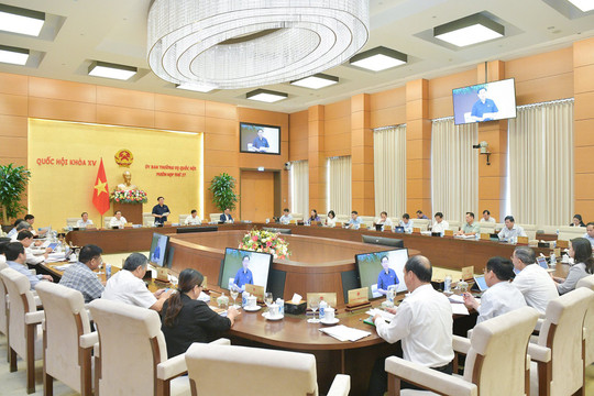 Khai mạc phiên họp thứ 27 của Ủy ban Thường vụ Quốc hội