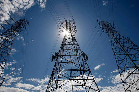 Giá bán lẻ điện bình quân tăng 4,5%, lên 2.006 đồng/kWh