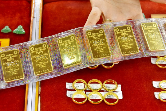 Giá vàng miếng ‘bùng nổ’, tăng chóng mặt lên 73,5 triệu đồng/lượng