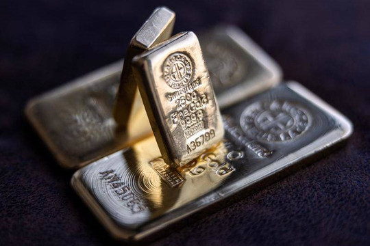 Vàng miếng biến động quanh mốc 70,8 triệu đồng, giá vàng thế giới "giằng co" trước những diễn biến khó đoán định